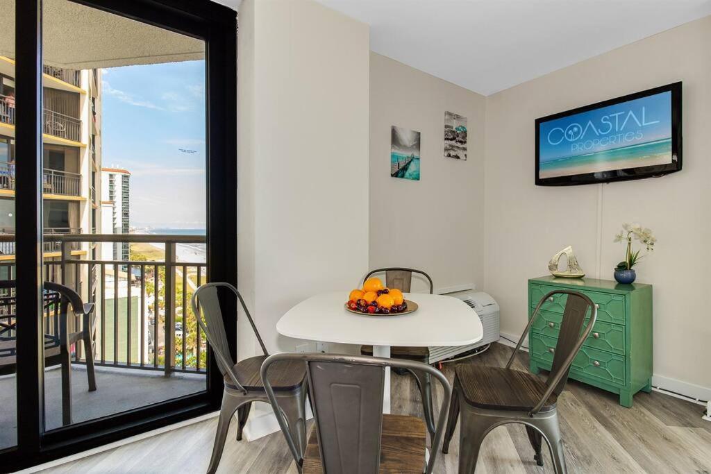 WINTER RATES! Supreme Oceanfront Studio, Dogs OK! 1126