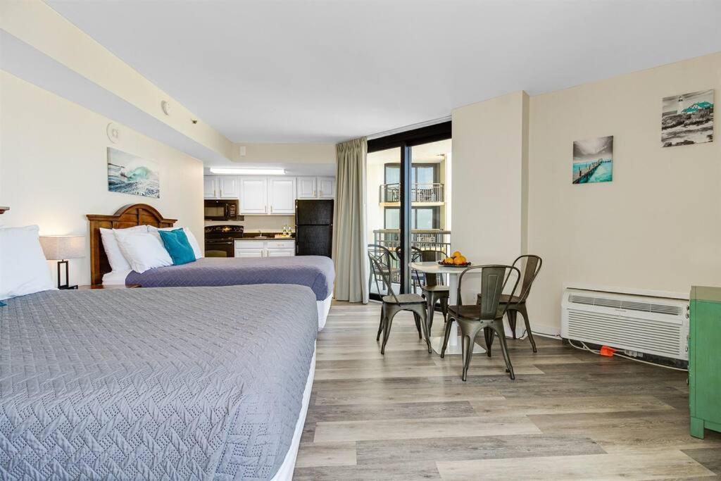 WINTER RATES! Supreme Oceanfront Studio, Dogs OK! 1126