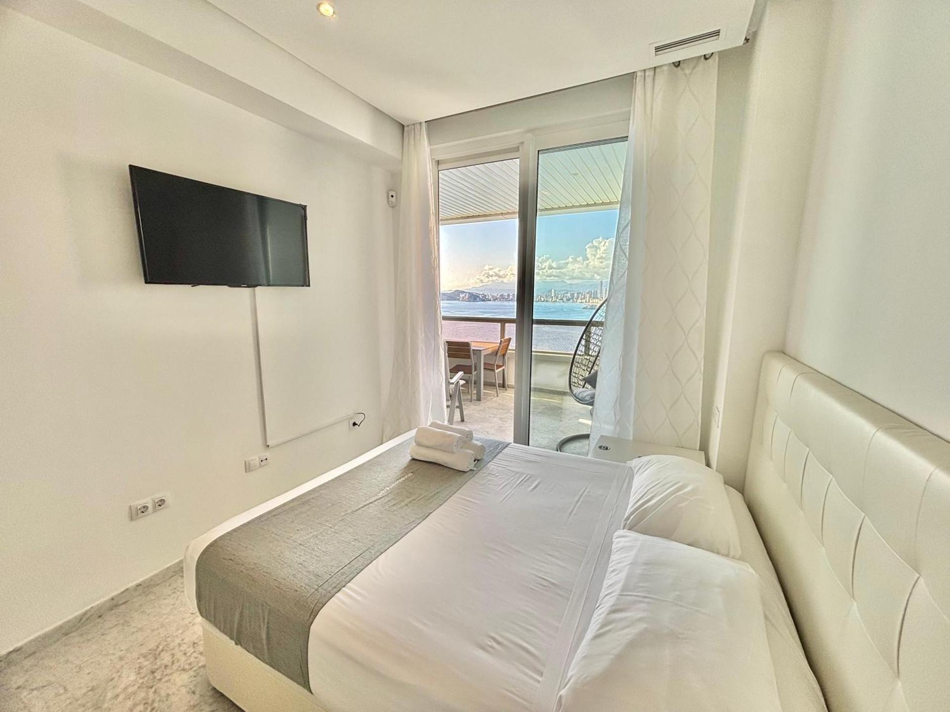 GEMELOS 28 10-C Levante Beach