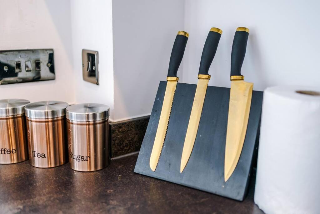 Stunning 2-Bedroom Apartment in Bolton