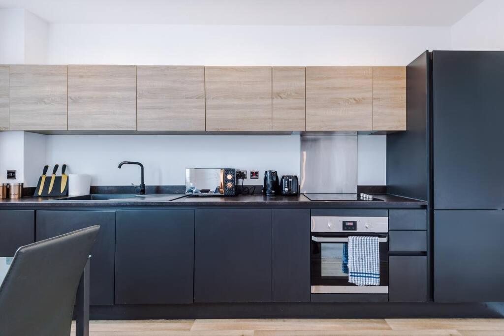 Stunning 2-Bedroom Apartment in Bolton