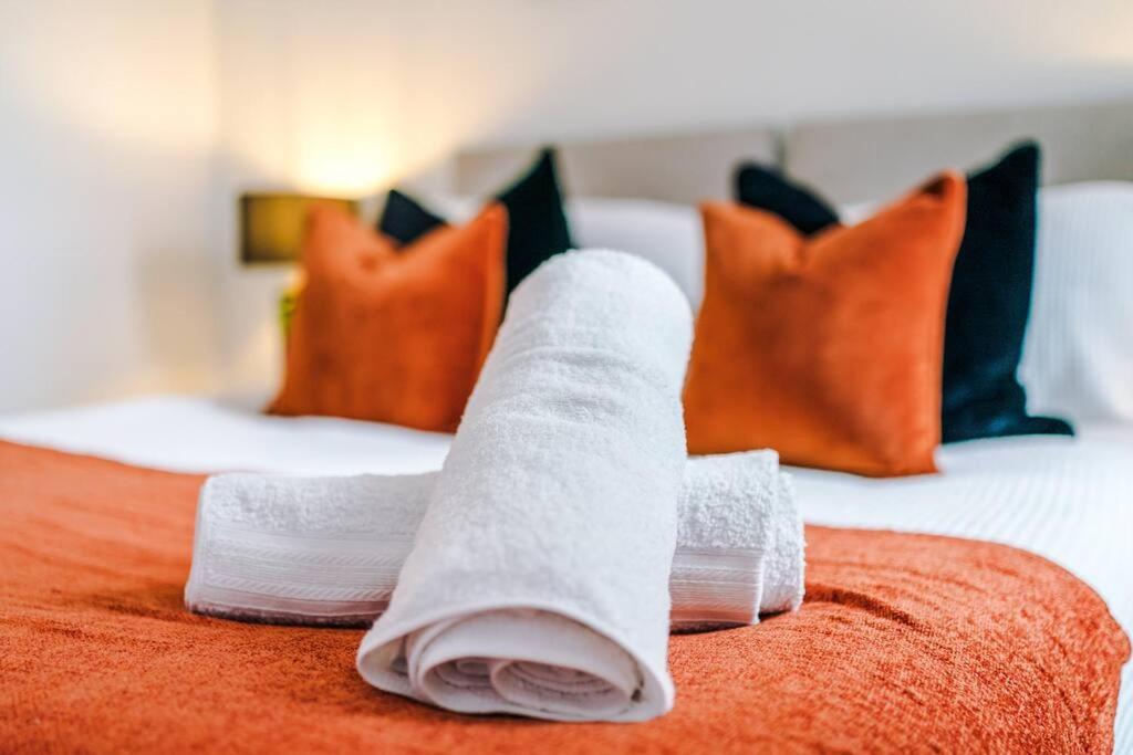 Stunning 2-Bedroom Apartment in Bolton