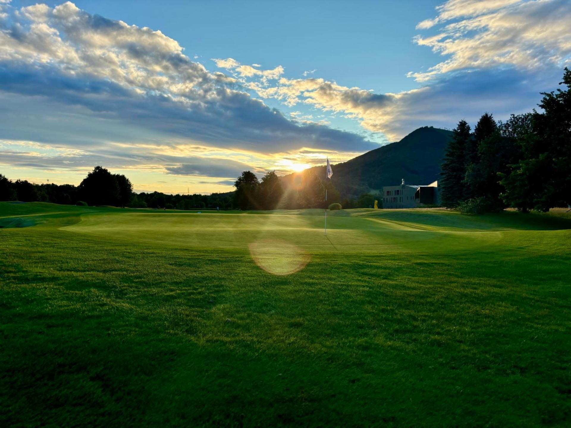 Teehouse Golf Apartment