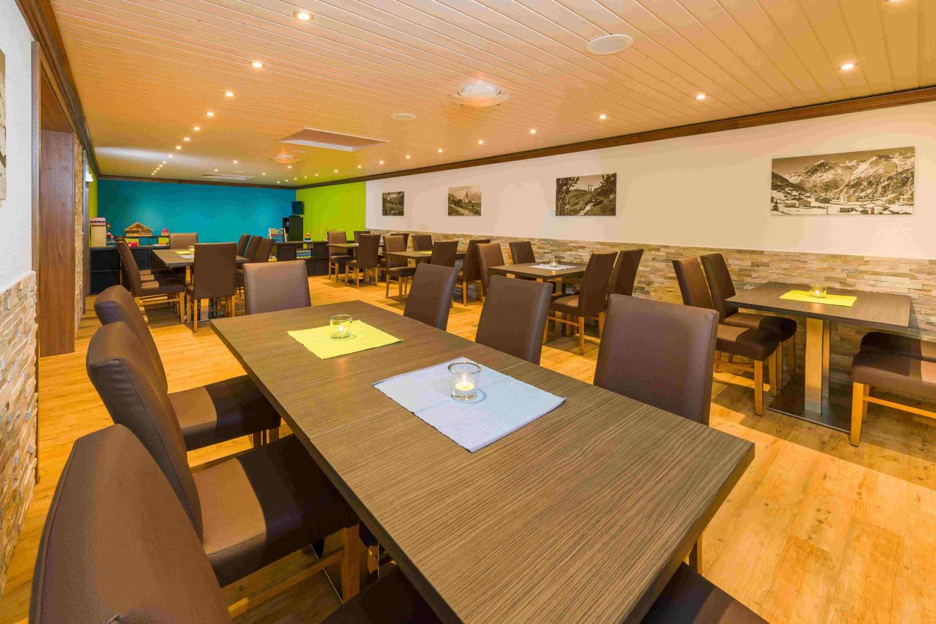 Communal lounge/ TV room