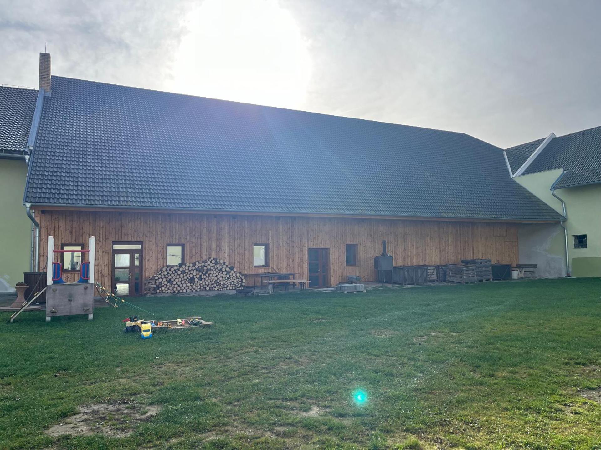 Communal lounge/ TV room