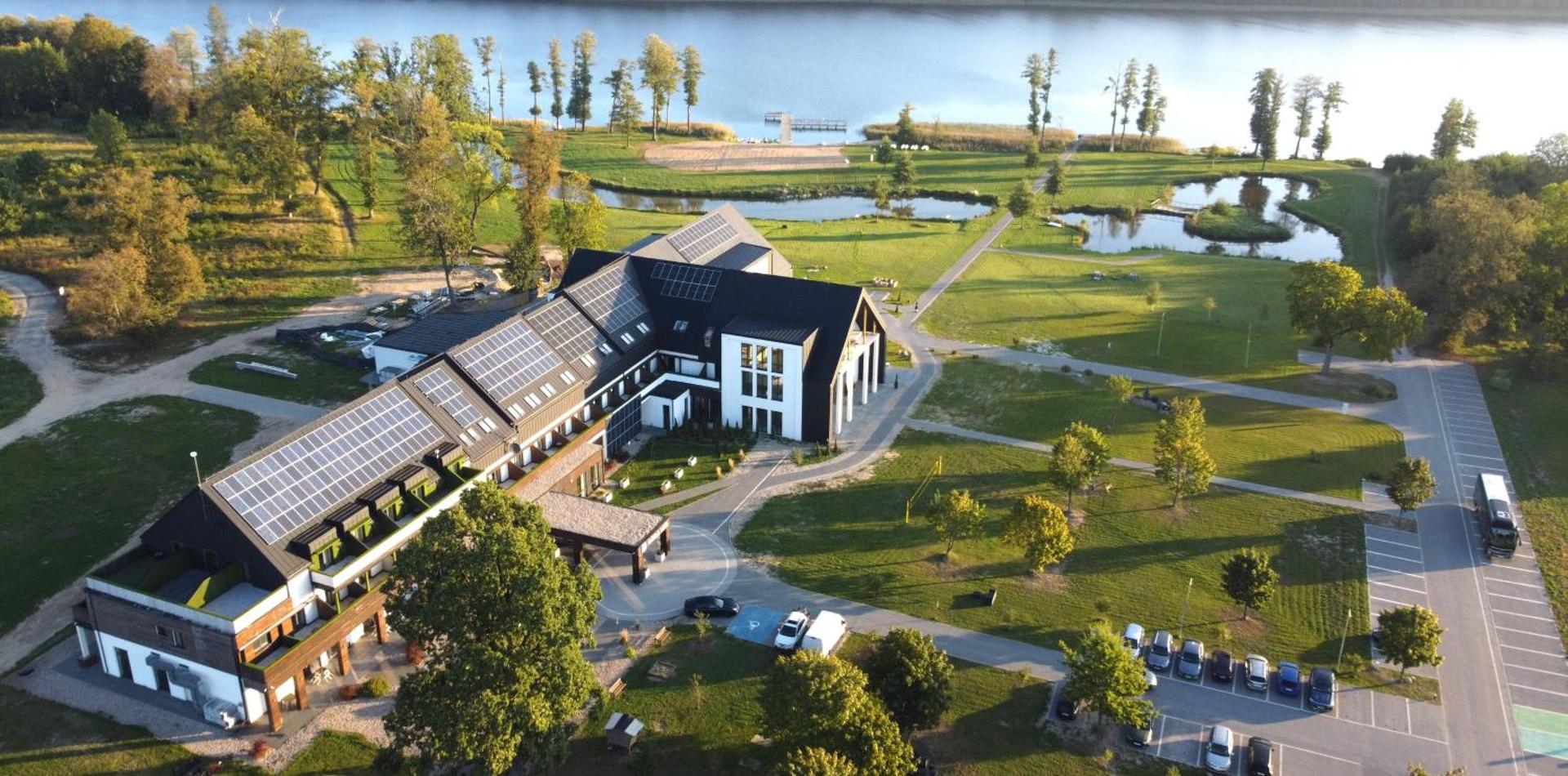 Natural Hotel-Ostróda-basen na III kondygnacji-pokoje wellness z saunami