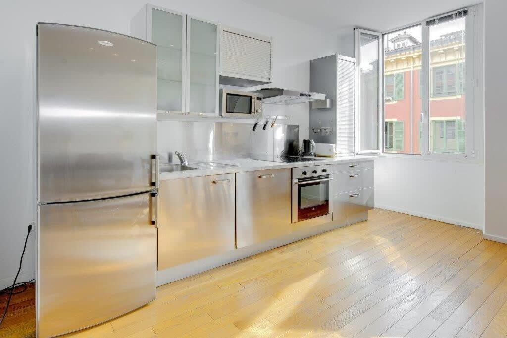 Rue Fodere location Port area