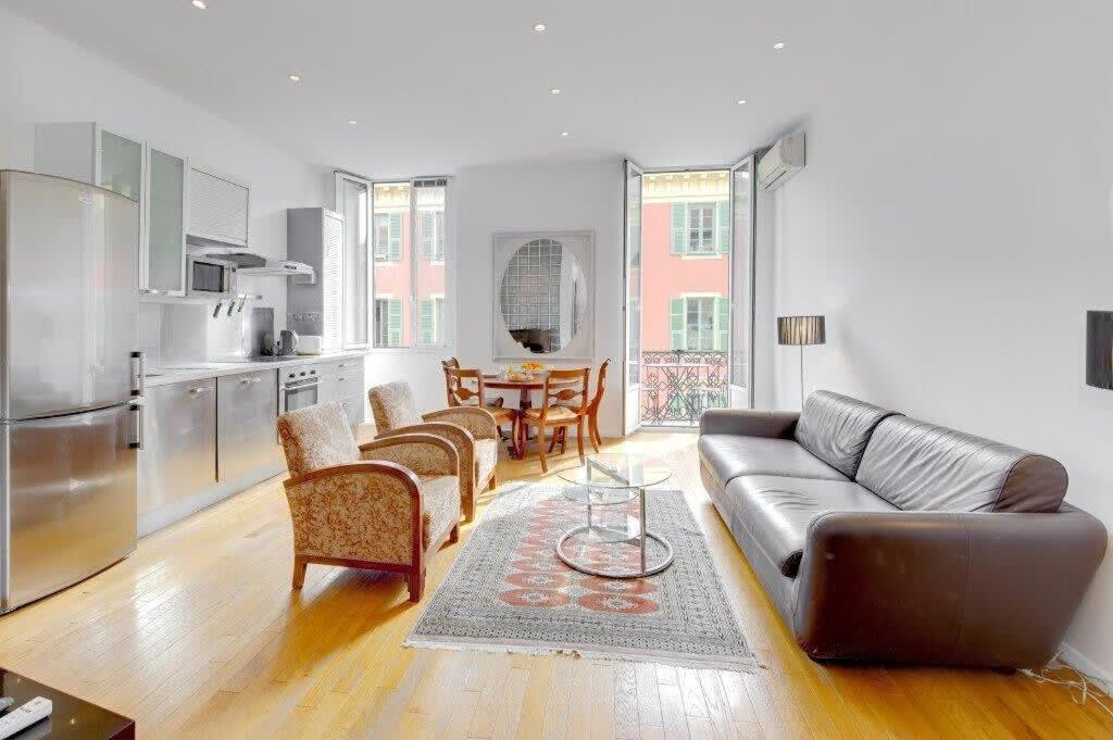 Rue Fodere location Port area