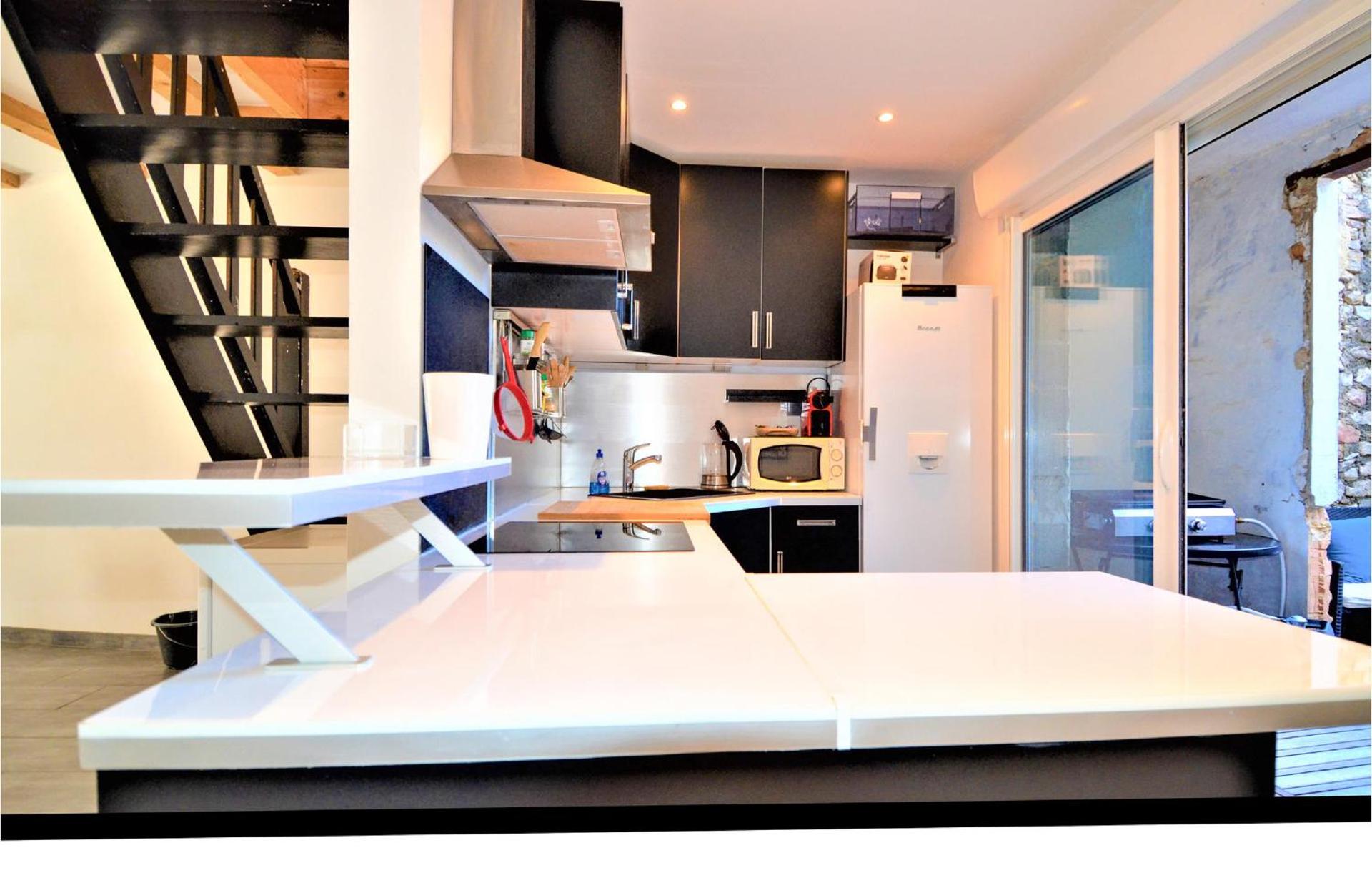 Kitchen or kitchenette