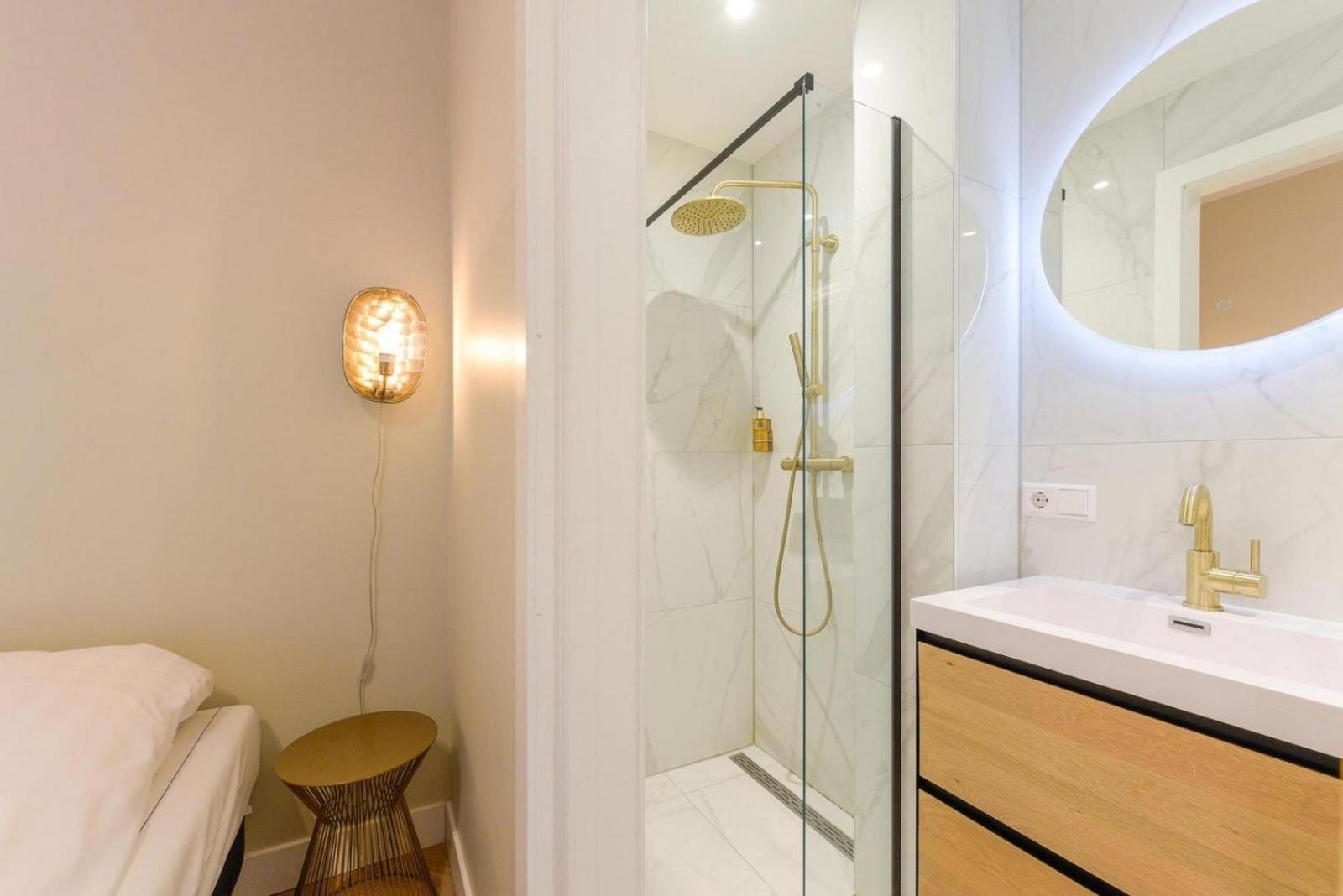 One-Bedroom Apartment with Balcony