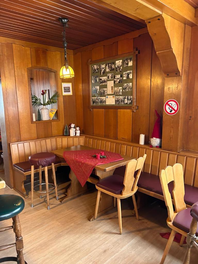 Haus Astenblick in Winterberg für bis zu 35 Personen für Wanderveranstaltungen und Familienfeiern