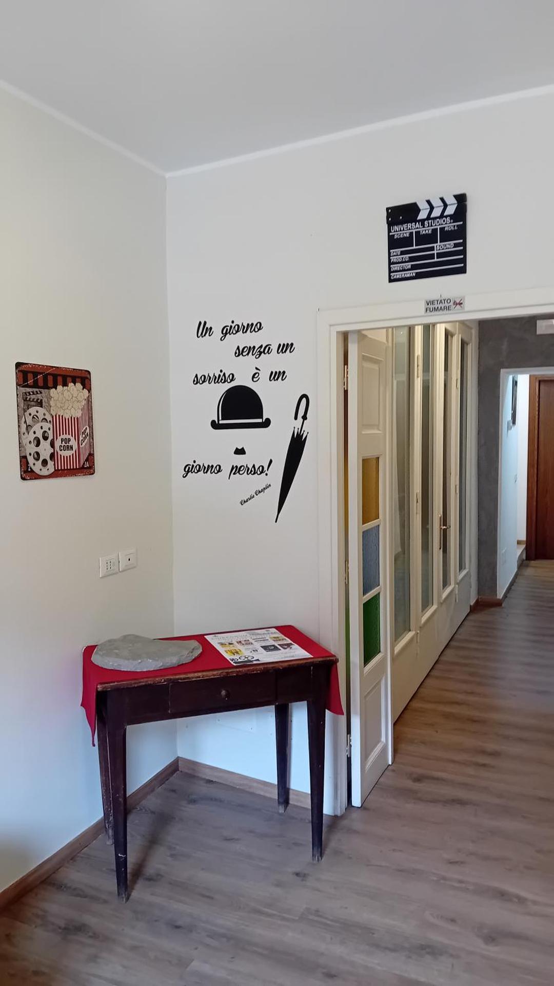 Communal lounge/ TV room