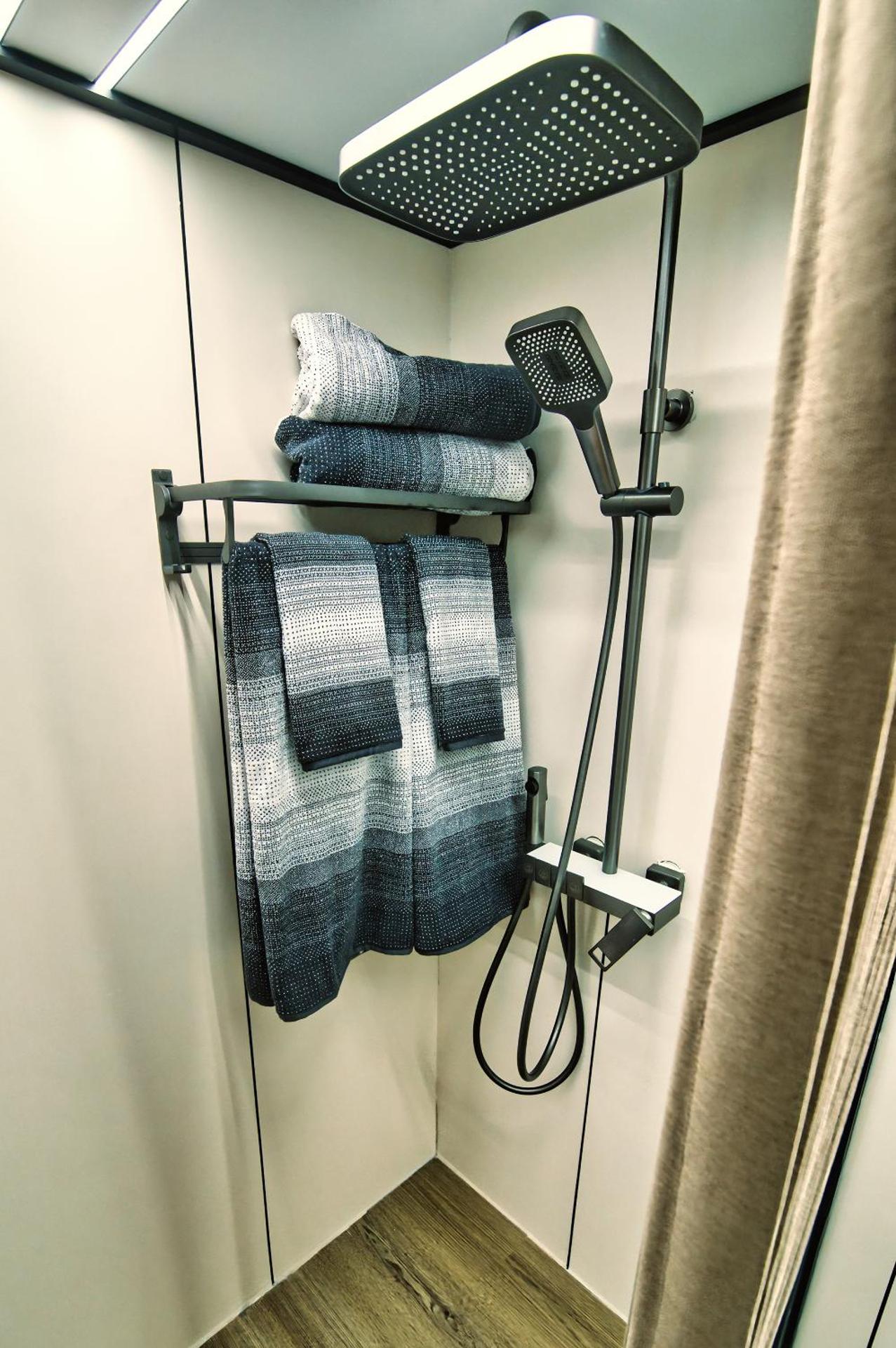 Unique Houseboat Rental