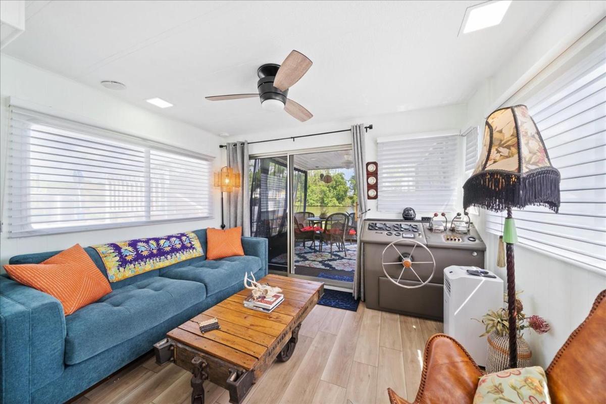 Unique Houseboat Rental