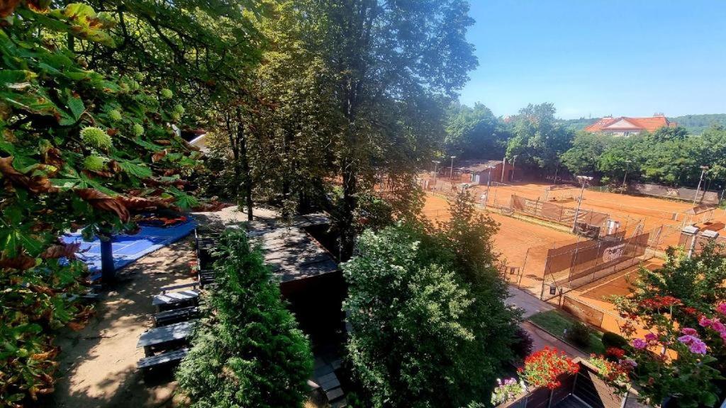 Tenis Cibulka Suites