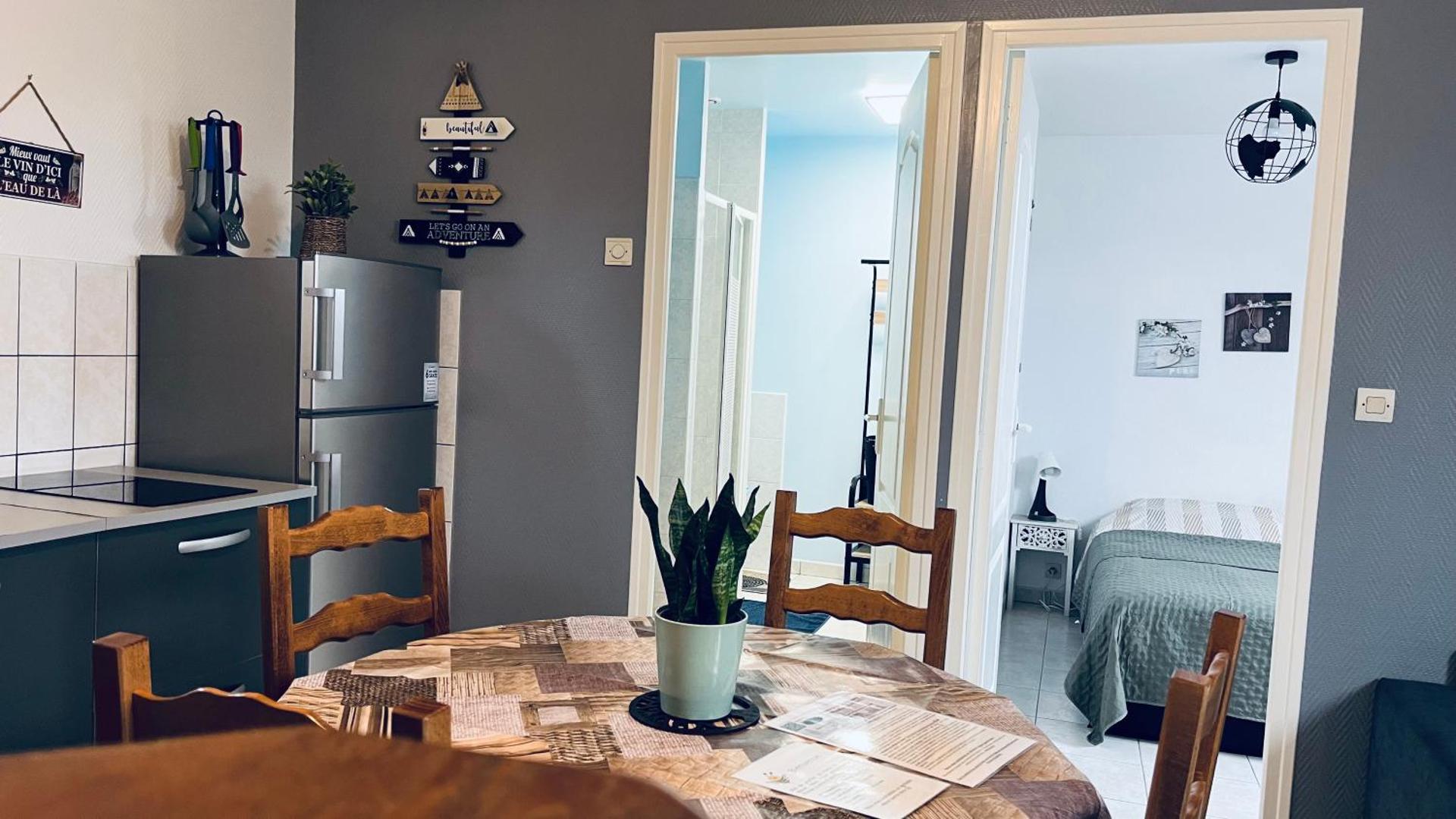 L'Arbre de Vy - T2 42m2 indépendant, 5 pers, garage, proche Gare