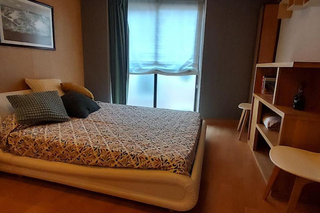 Estudio de diseño con parking en el centro