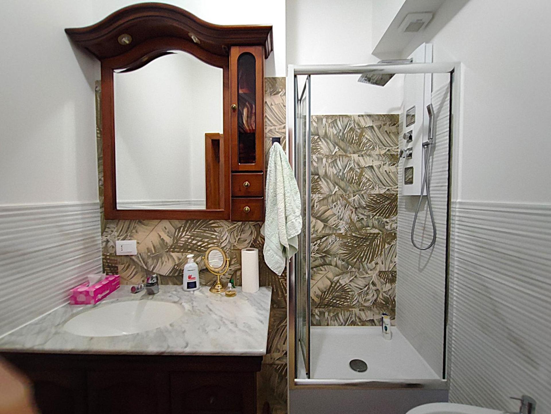 Twin Room with Private External Bathroom