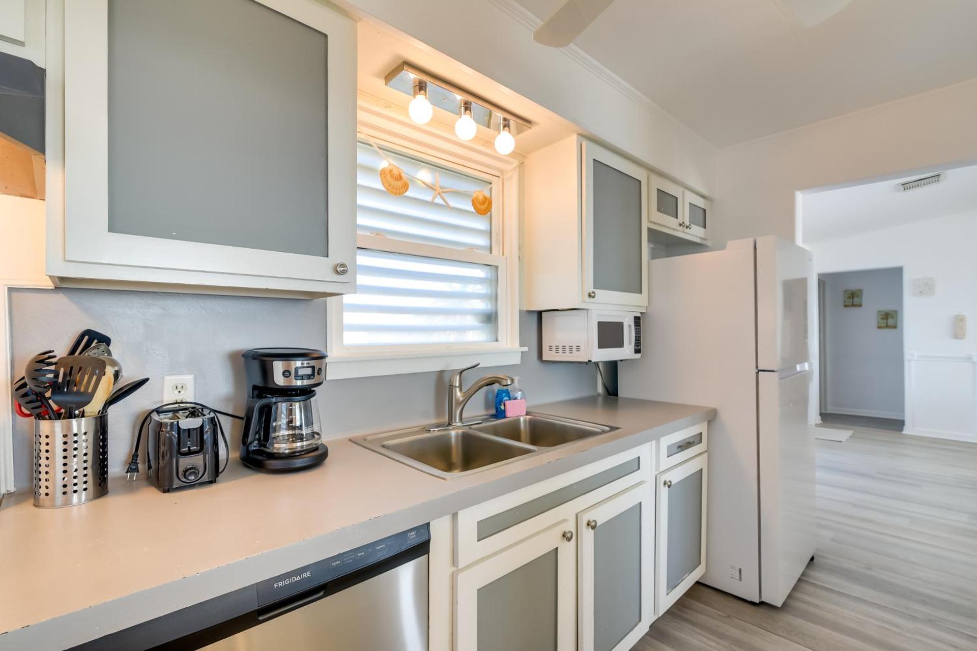 Oceanfront Home with Deck and Views in Galveston!