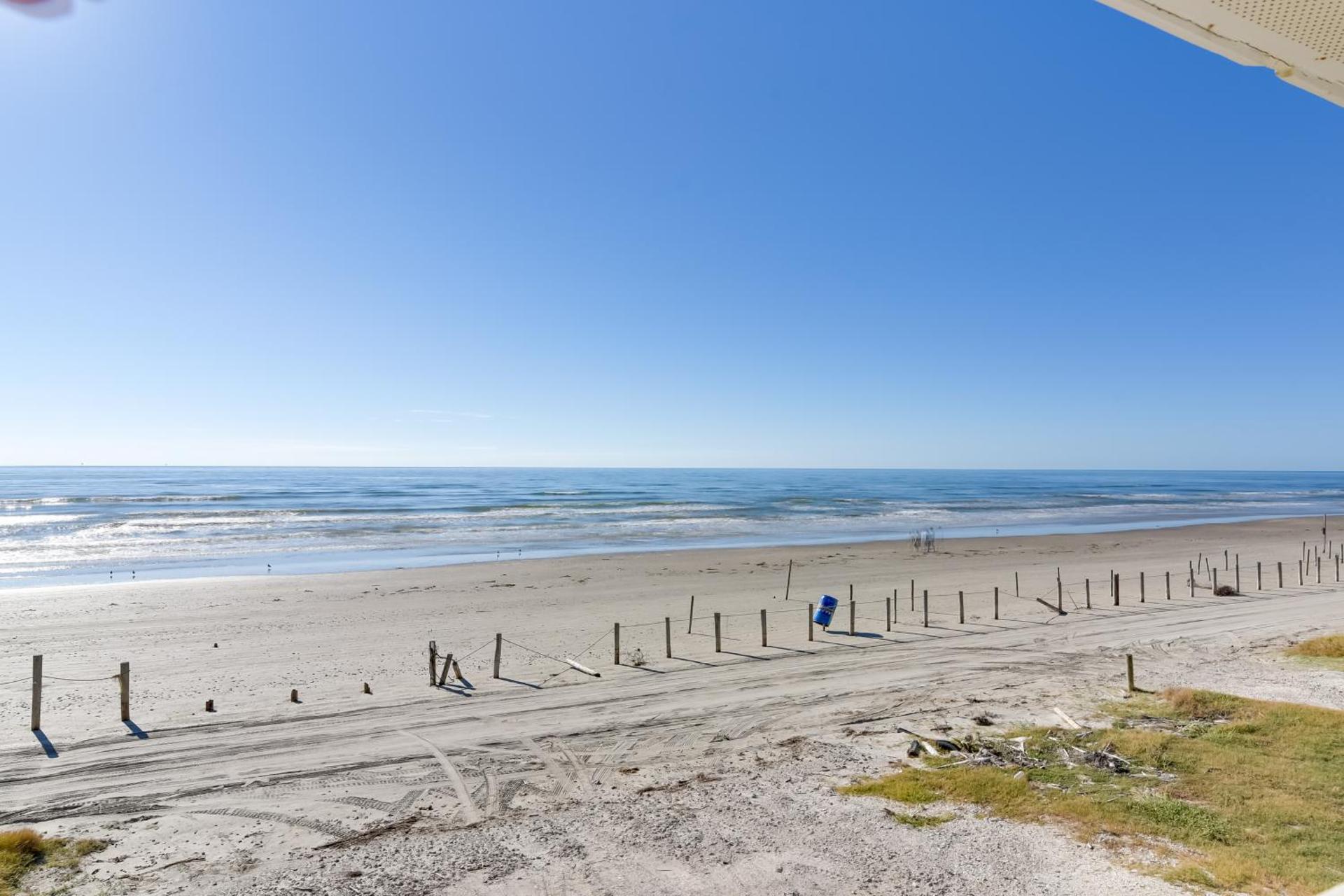 Oceanfront Home with Deck and Views in Galveston!