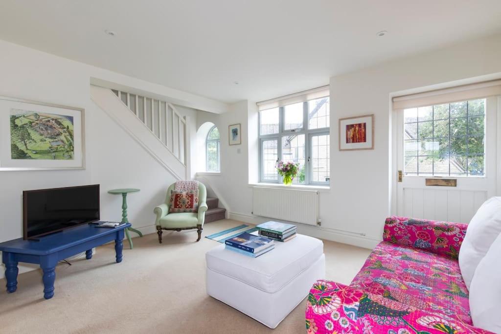 Cotswold Stable Cottage