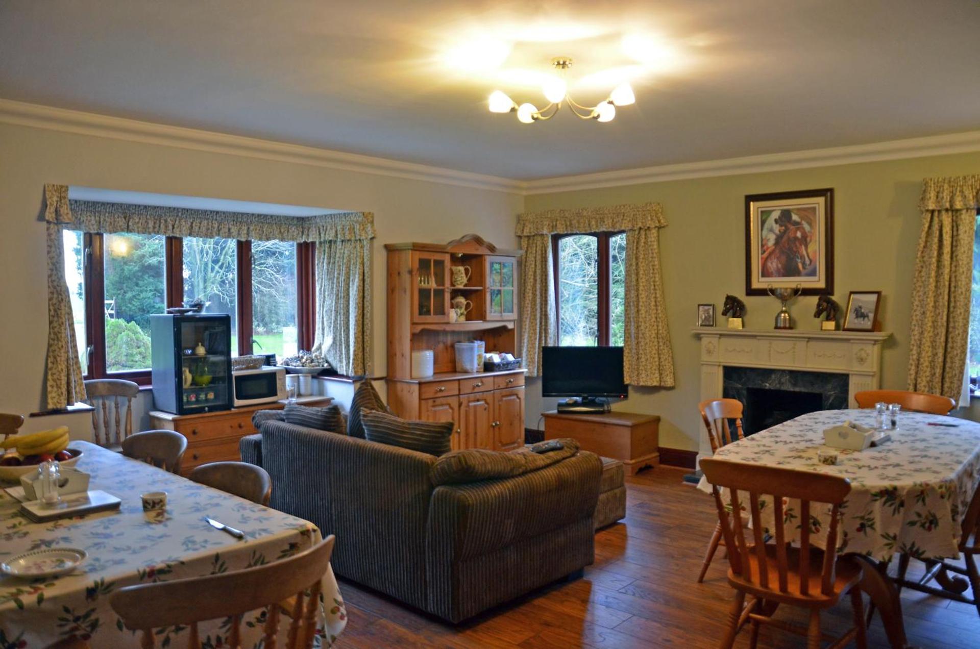 Communal lounge/ TV room