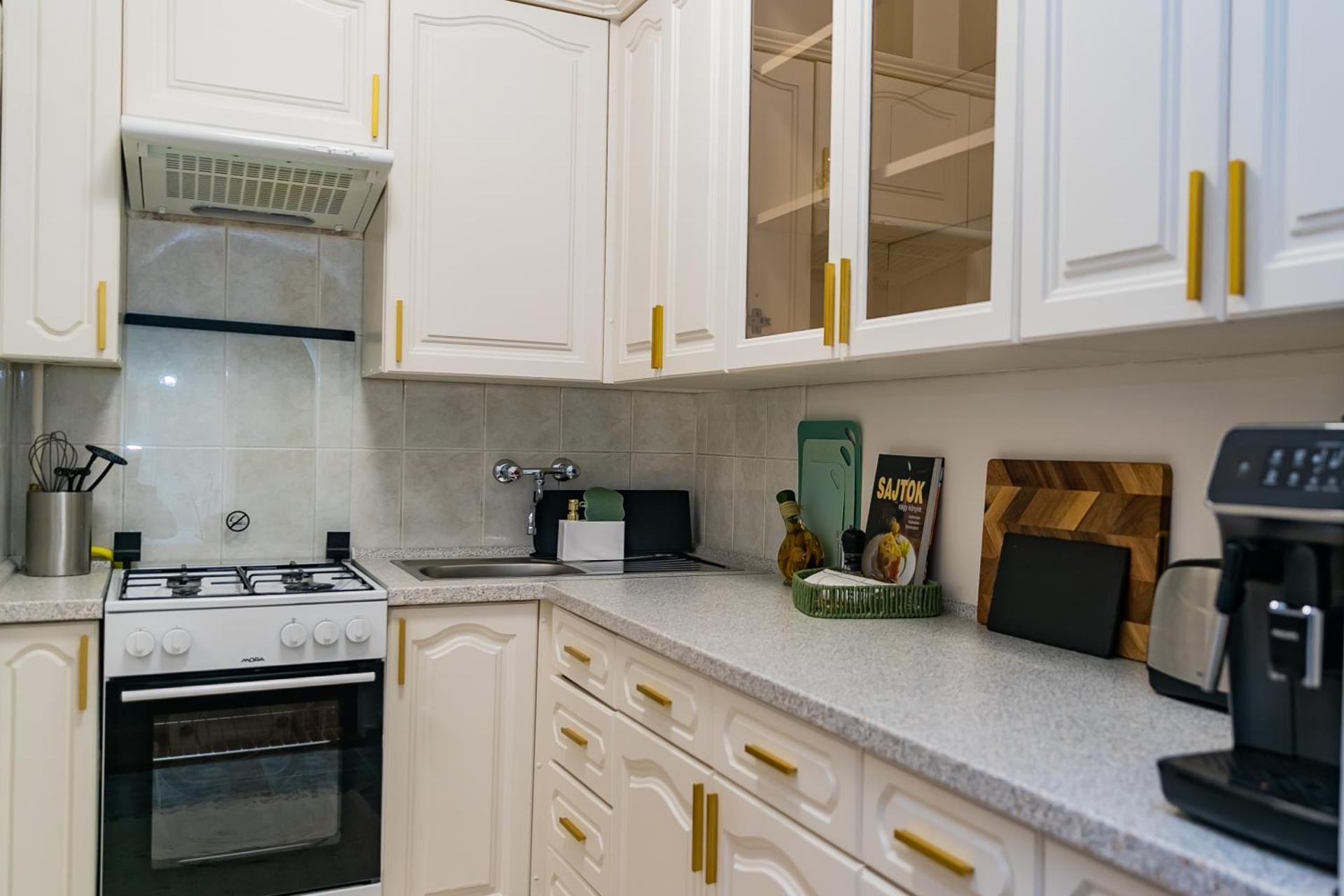 Center House - Otthon, csak máshol!