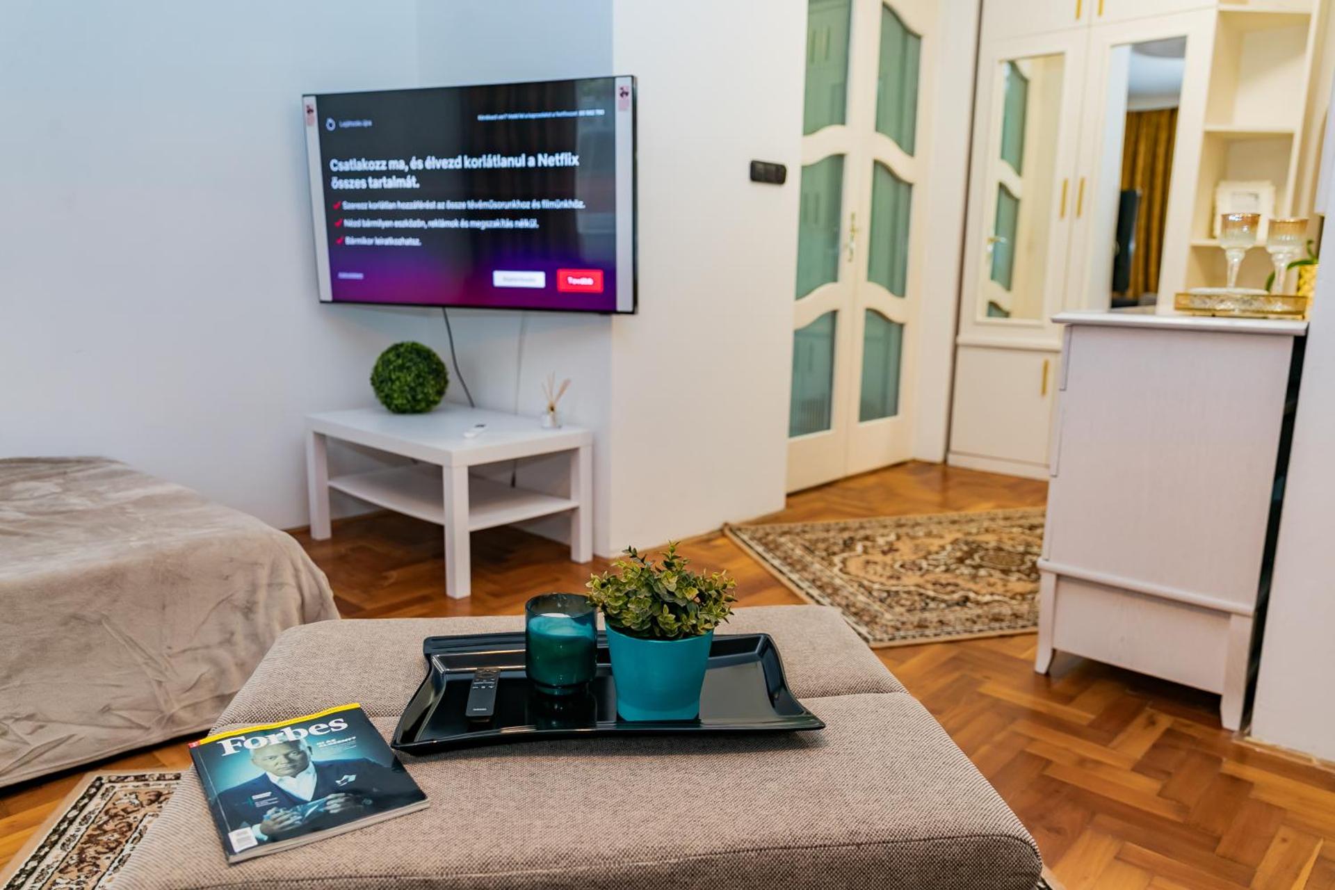 Center House - Otthon, csak máshol!