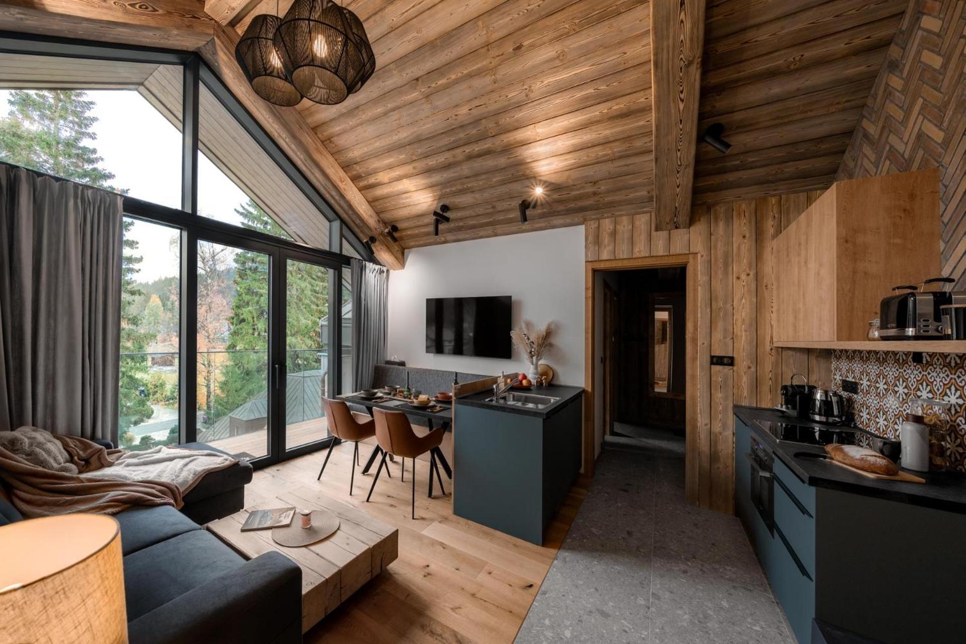 Communal lounge/ TV room