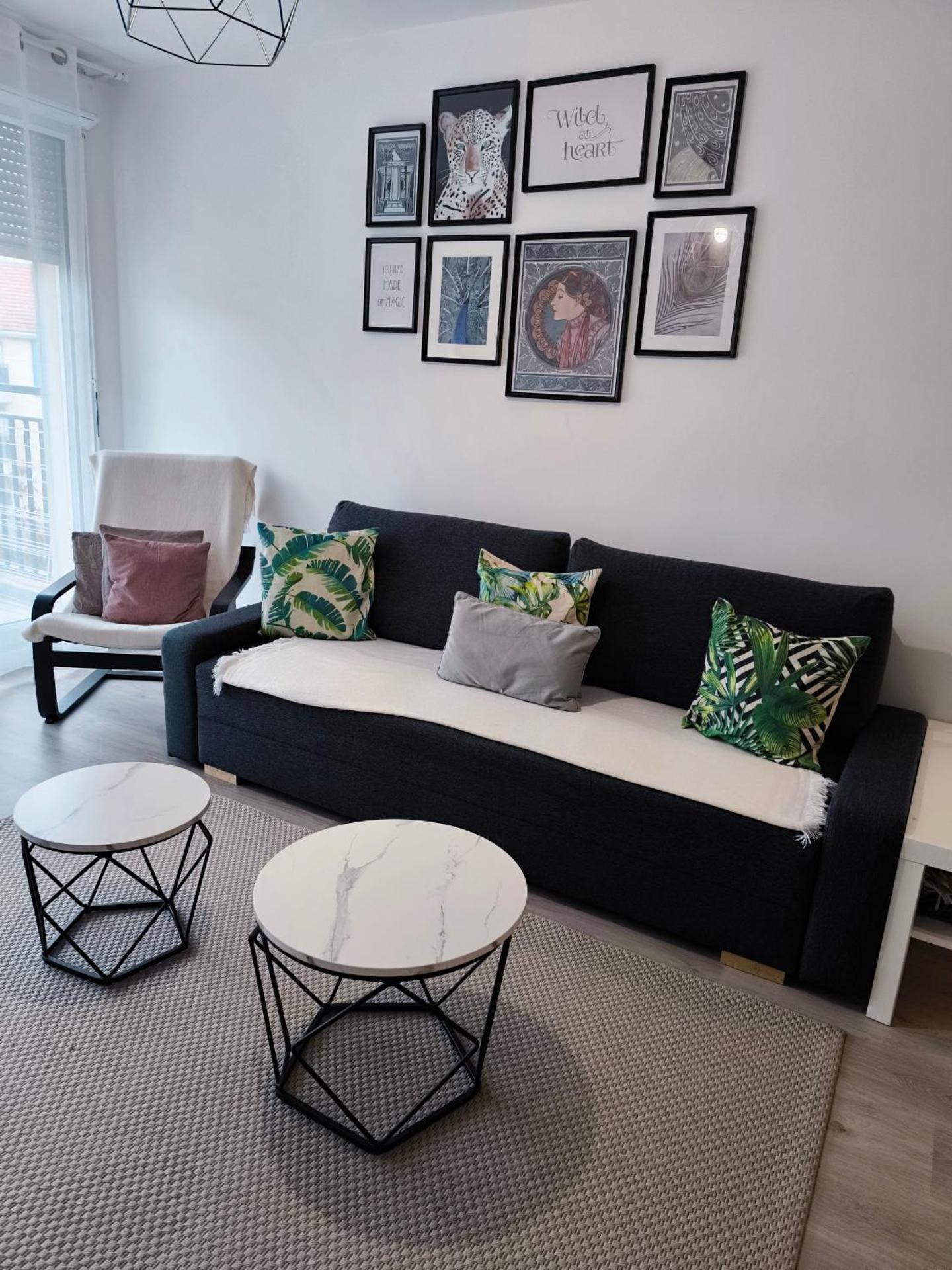 Bright flat near Disneyland with private parking