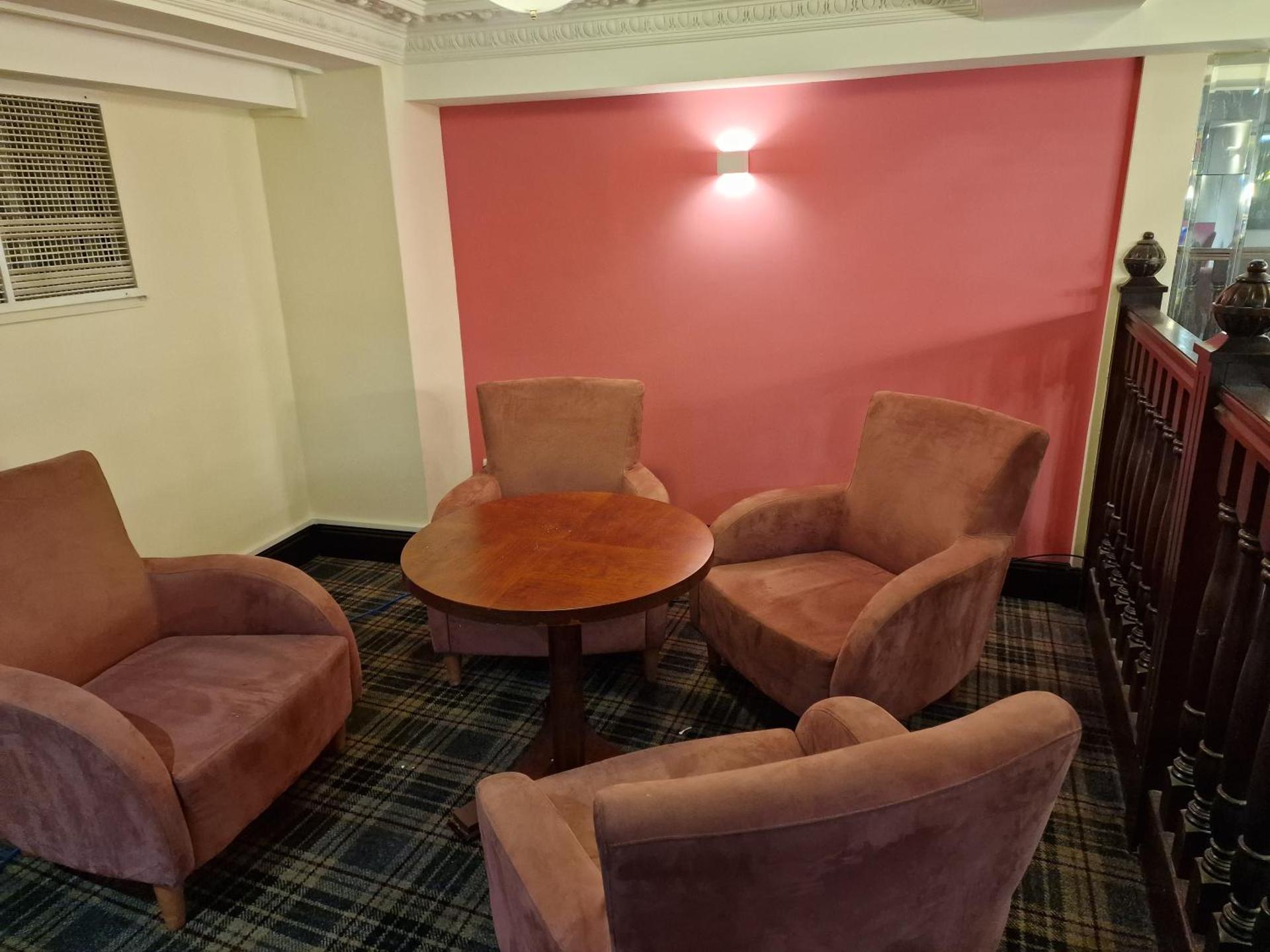 Communal lounge/ TV room