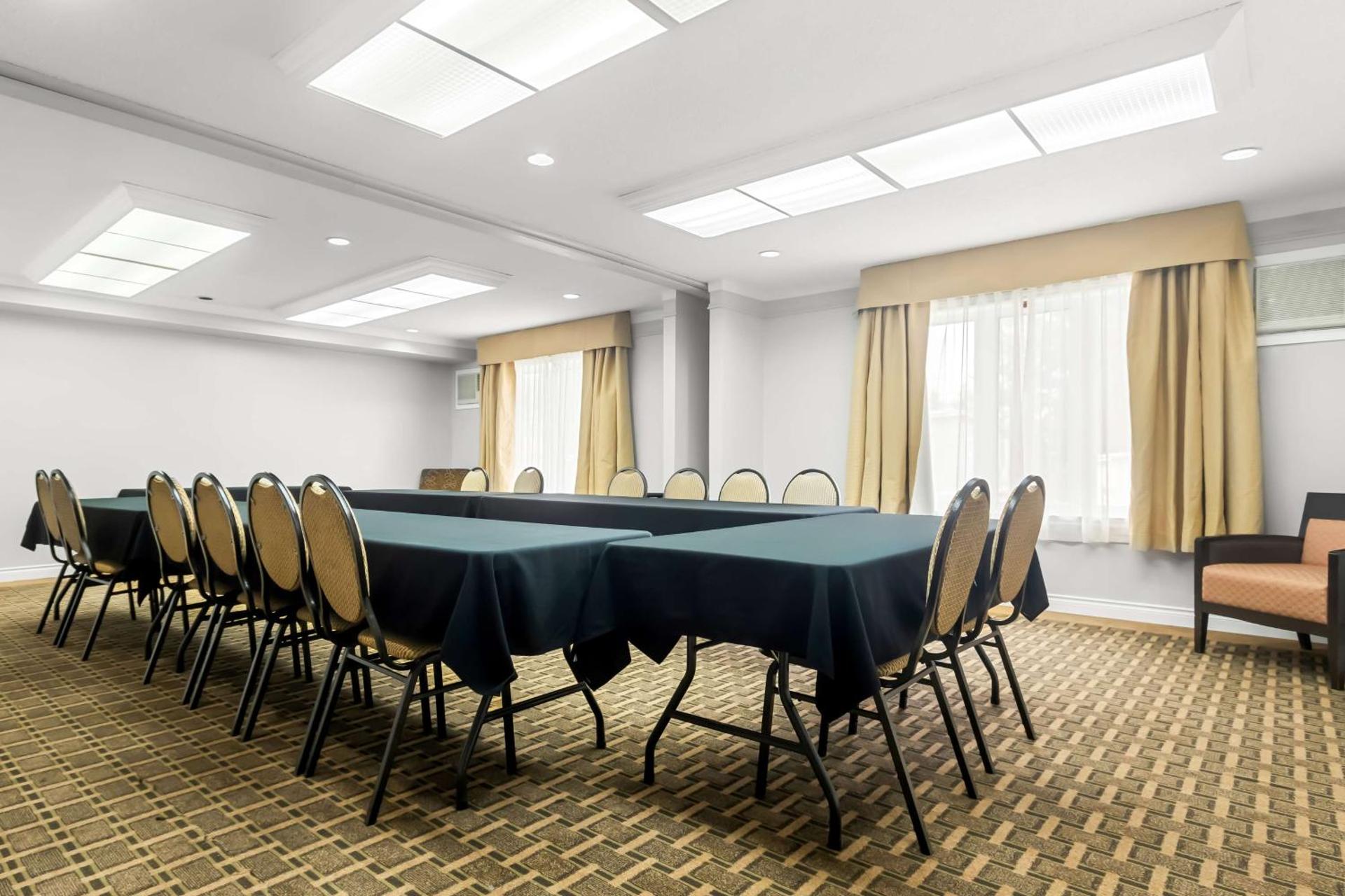 Meeting/conference room