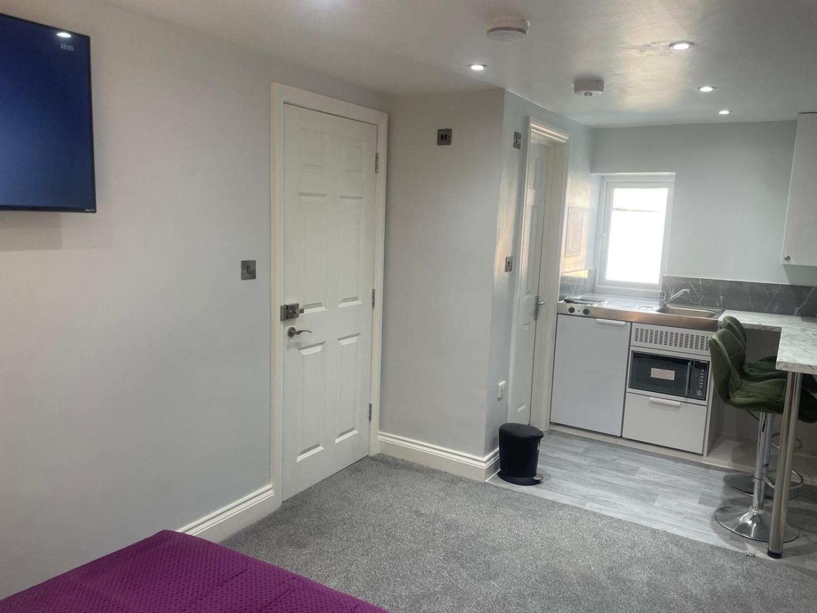 Cozy Studio Flat Romford, London