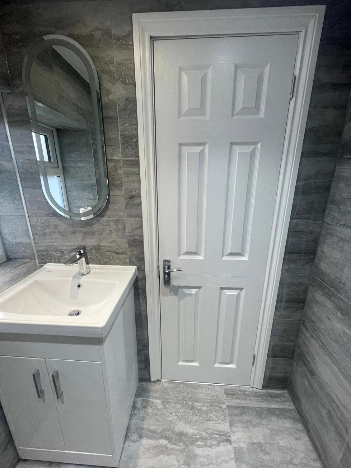 Cozy Studio Flat Romford, London