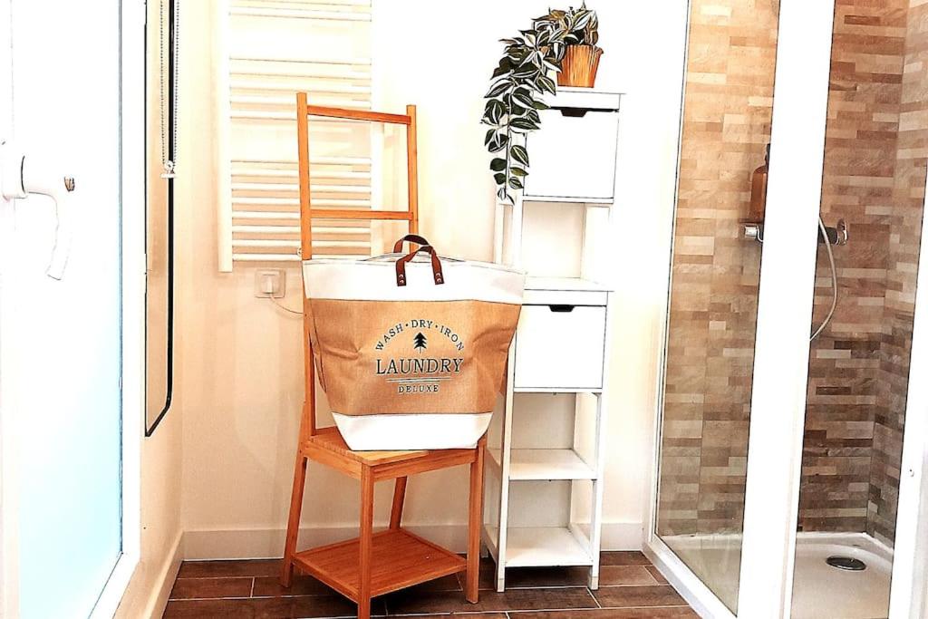 Studio CERGY 5 min de la Gare et place parking