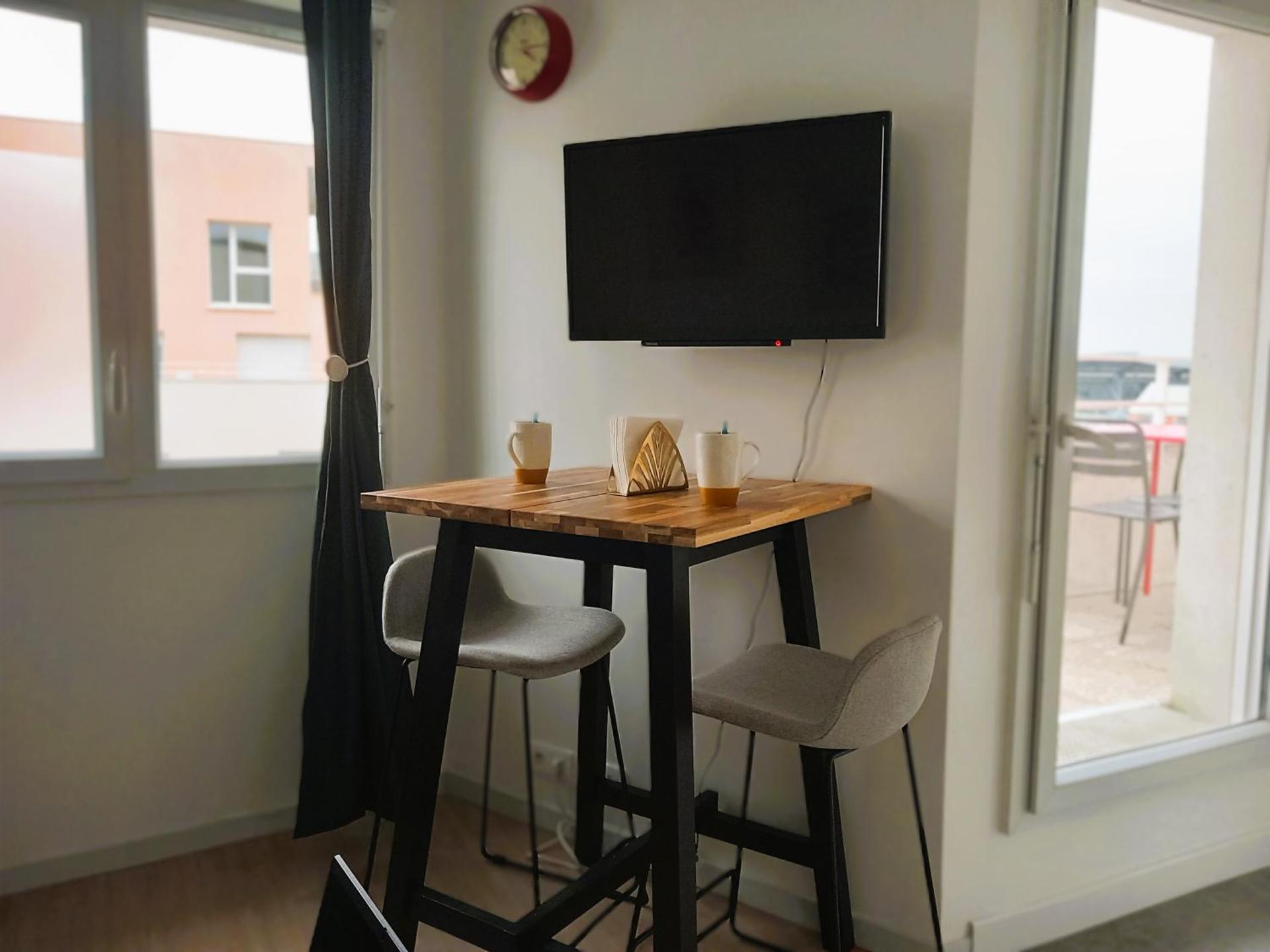 Studio CERGY 5 min de la Gare et place parking