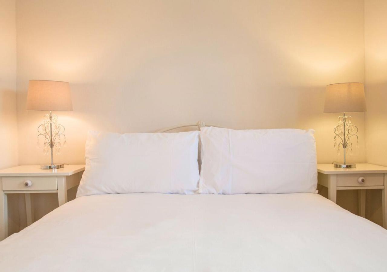 Charming 2 Bed House in Tewkesbury Centre