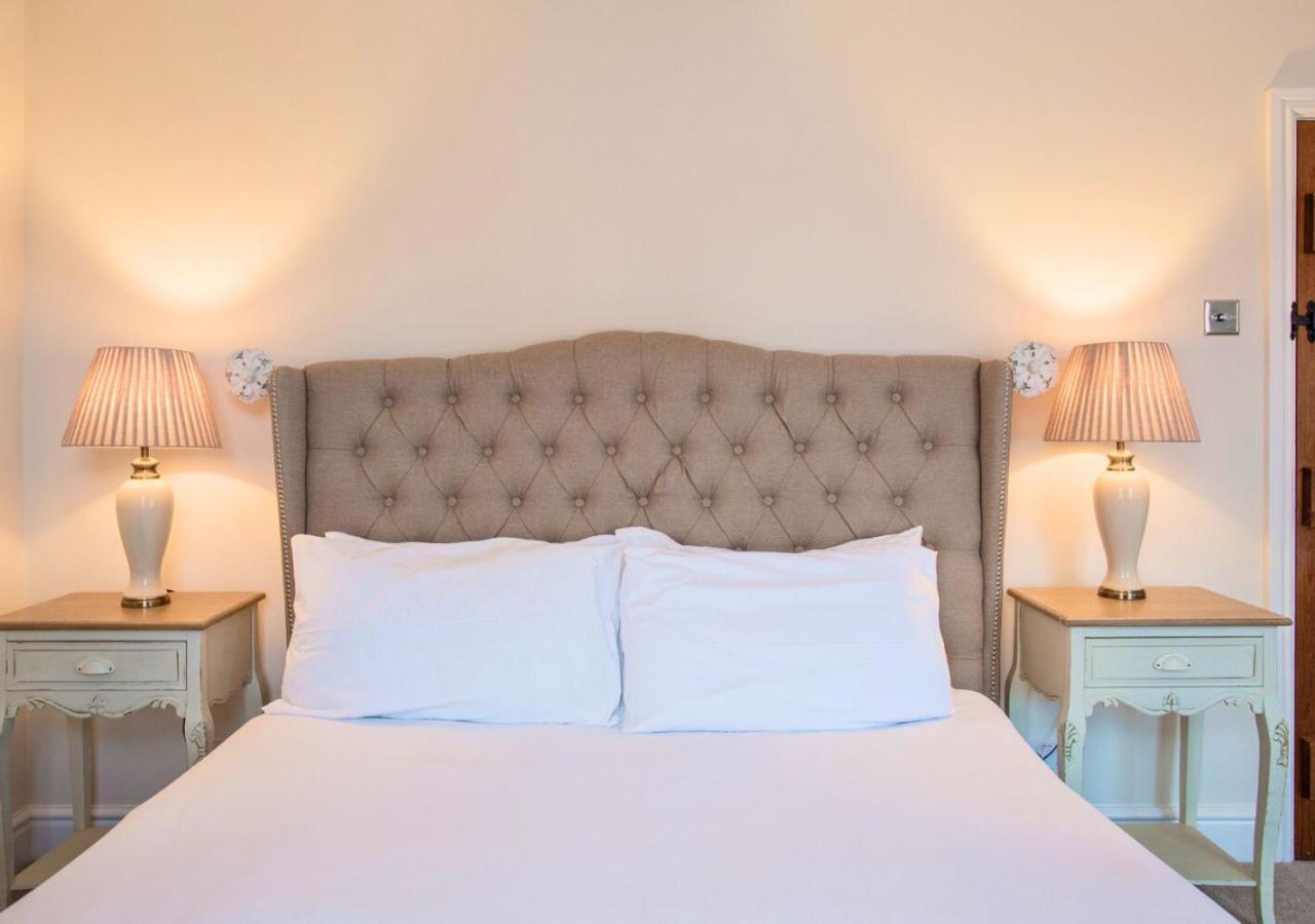 Charming 2 Bed House in Tewkesbury Centre