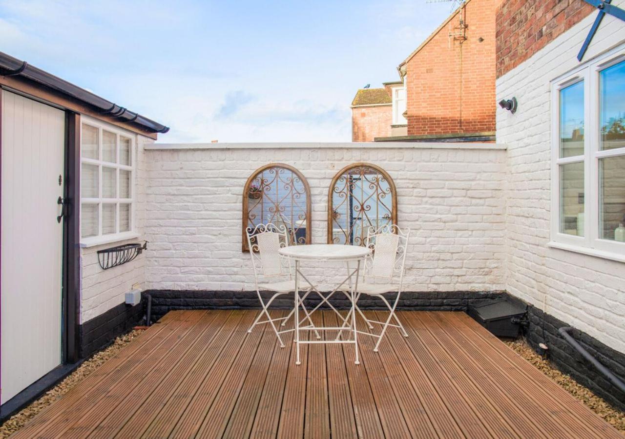 Charming 2 Bed House in Tewkesbury Centre