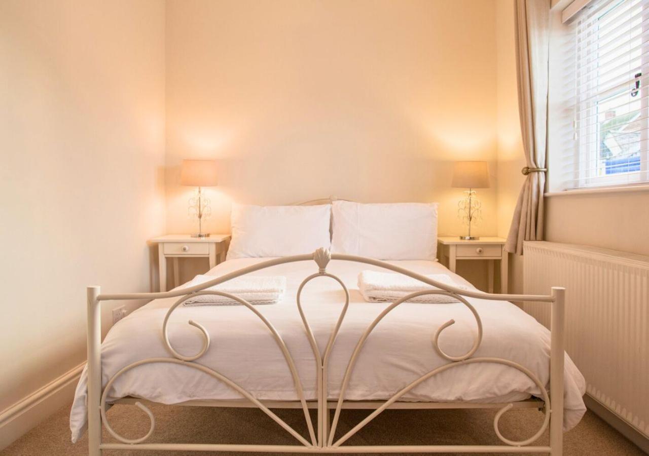 Charming 2 Bed House in Tewkesbury Centre