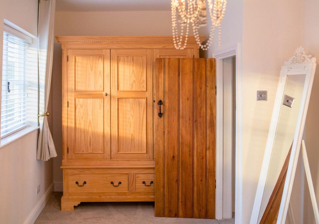 Charming 2 Bed House in Tewkesbury Centre