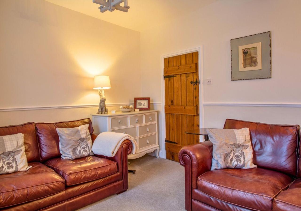 Charming 2 Bed House in Tewkesbury Centre