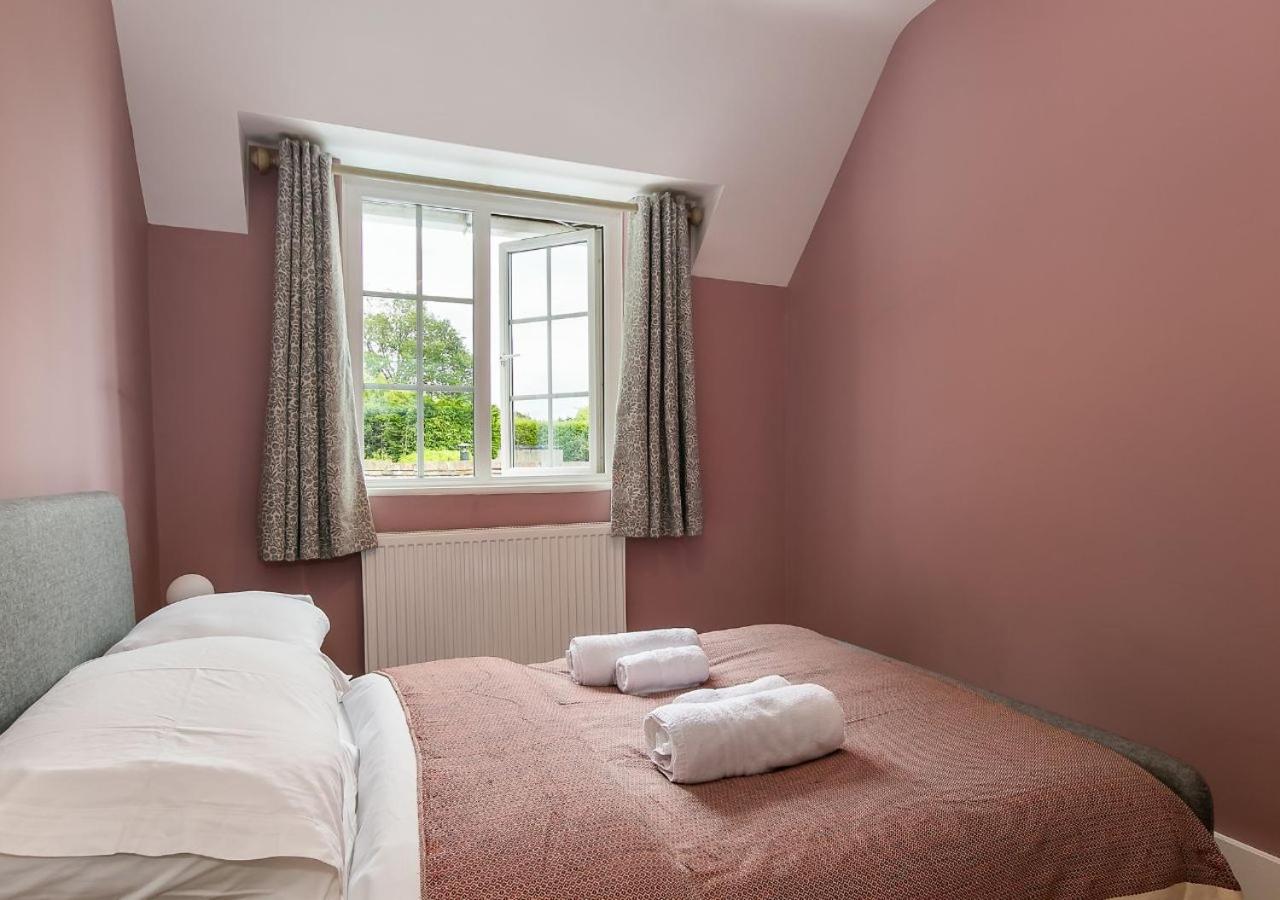 Lodge Farm - Stunning 3 Bed with Large Garden!