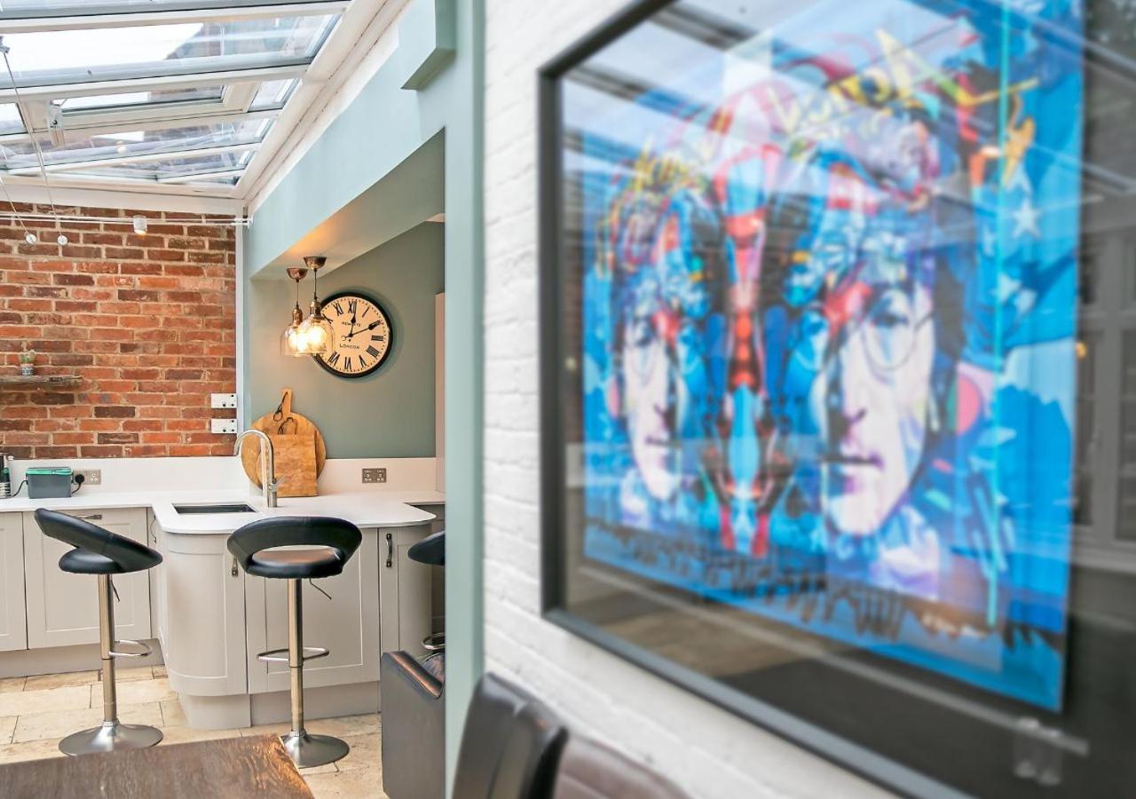 Lodge Farm - Stunning 3 Bed with Large Garden!