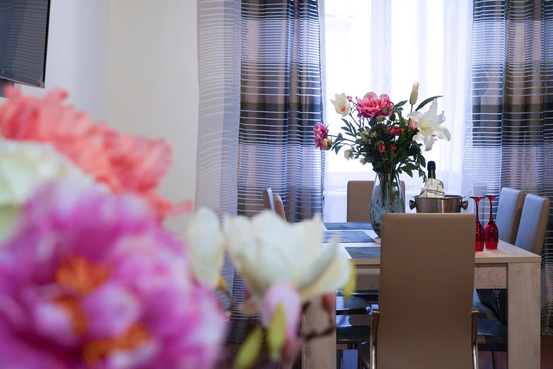 Navona Jacuzzi Apartment