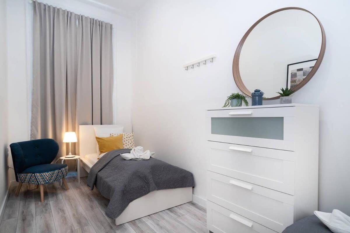 Central large airconditioned apartment