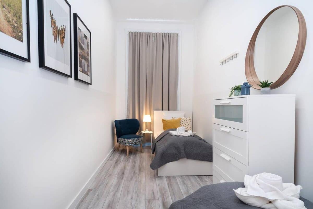 Central large airconditioned apartment