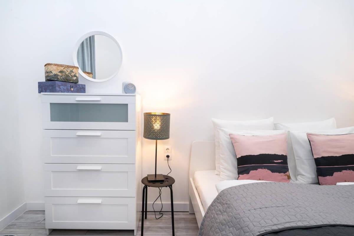 Central large airconditioned apartment