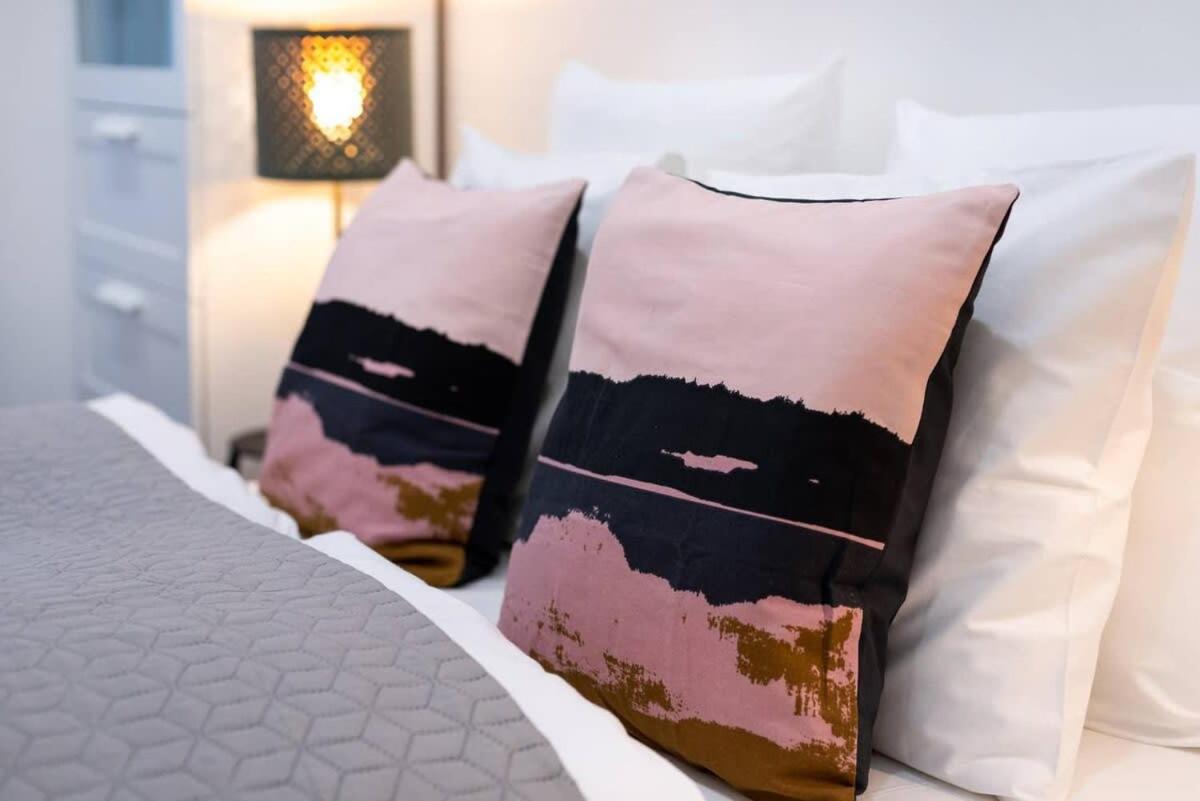 Central large airconditioned apartment