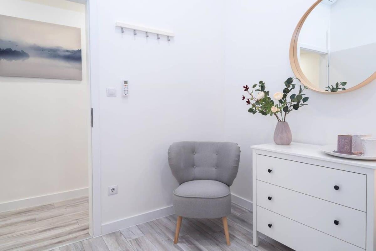 Central large airconditioned apartment